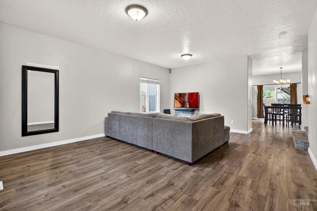 6284 N Silver Elm Way, Meridian, ID 83646