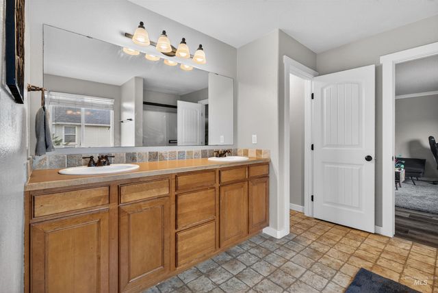 6284 N Silver Elm Way, Meridian, ID 83646