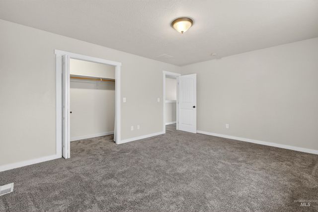 6284 N Silver Elm Way, Meridian, ID 83646