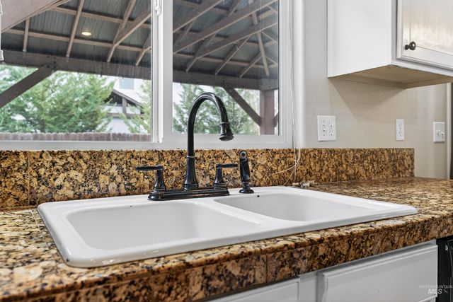 6284 N Silver Elm Way, Meridian, ID 83646