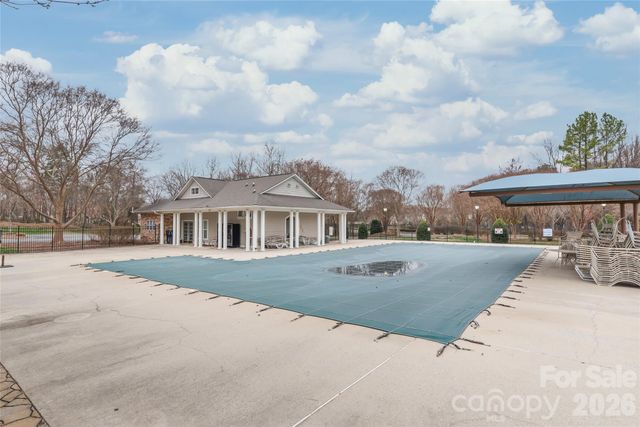 6016 Creekview Court, Harrisburg, NC 28075