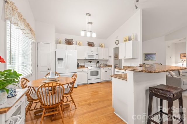 6016 Creekview Court, Harrisburg, NC 28075