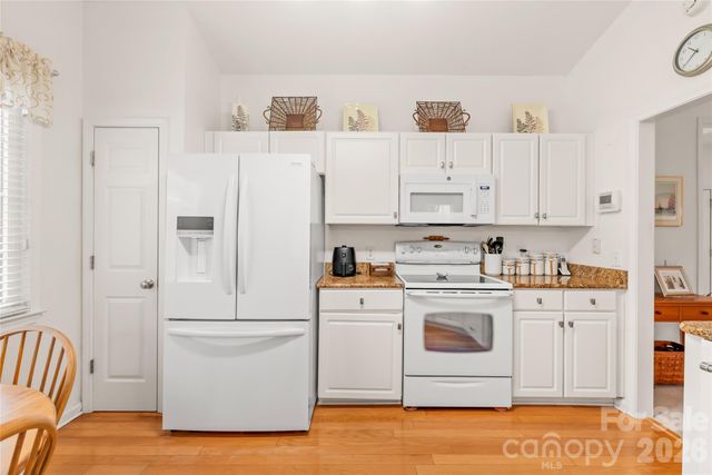 6016 Creekview Court, Harrisburg, NC 28075