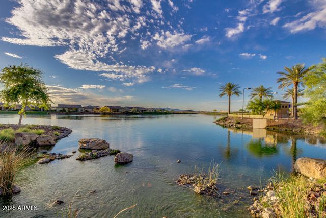 18106 W REDWOOD Lane, Goodyear, AZ 85338