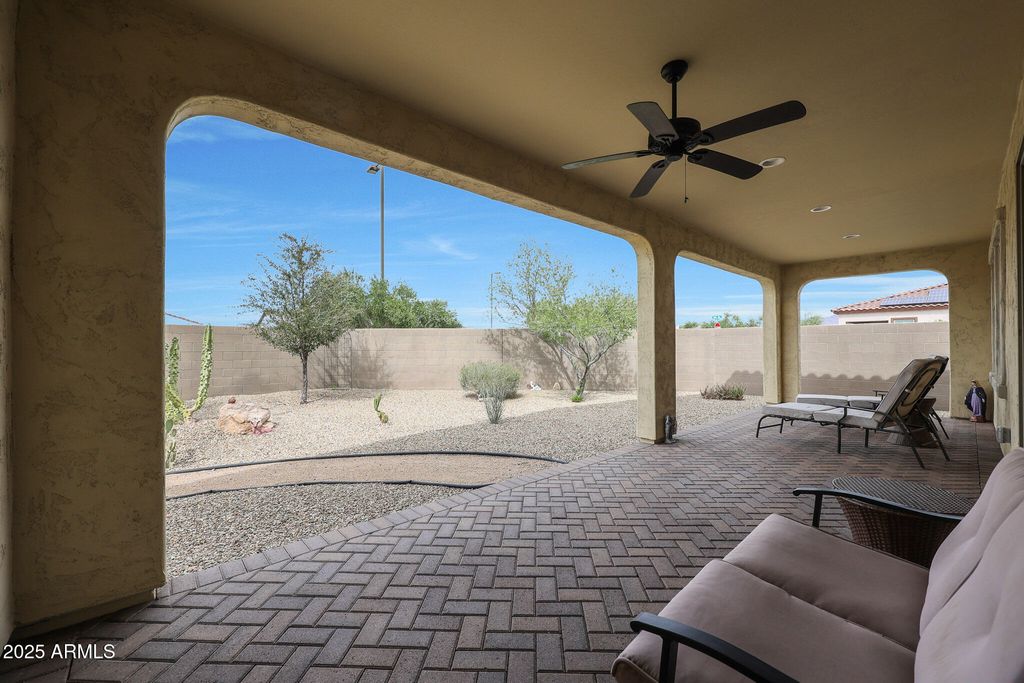 Image 26 of property listing at 18106 W REDWOOD Lane, Goodyear, AZ 85338