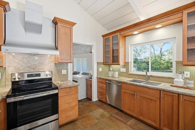 652 Rosewood Court, Los Altos, CA 94024