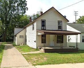 933 W Southern Avenue, Muskegon, MI 49441