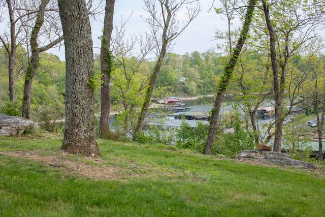 360 Persimmon Way, Harrodsburg, KY 40330