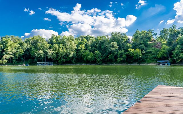 360 Persimmon Way, Harrodsburg, KY 40330