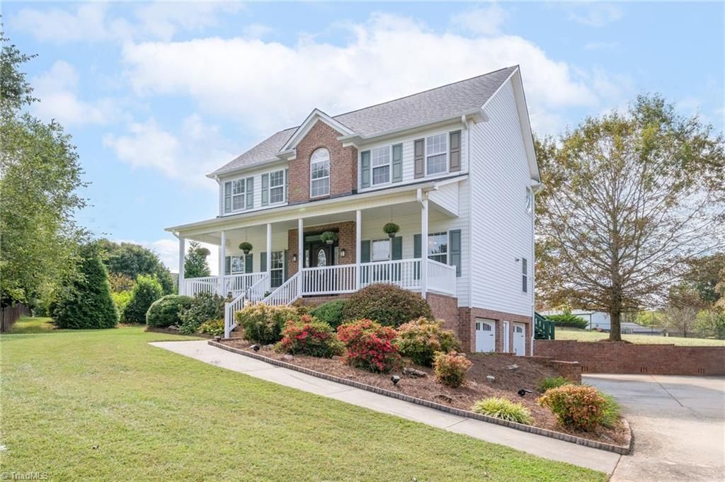 131 Fallingcreek Drive, Advance, NC 27006
