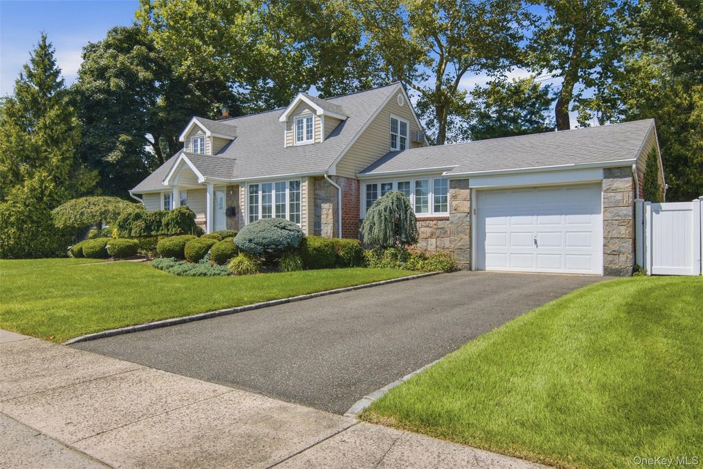 3 Cromwell Road, Carle Place, NY 11514 — photo 4