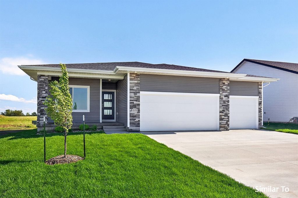 615 NW Atlas Lane, Waukee, IA 50263