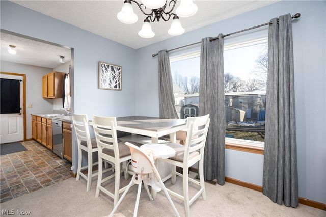 67 25th Street NW, Barberton, OH 44203