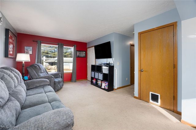 67 25th Street NW, Barberton, OH 44203