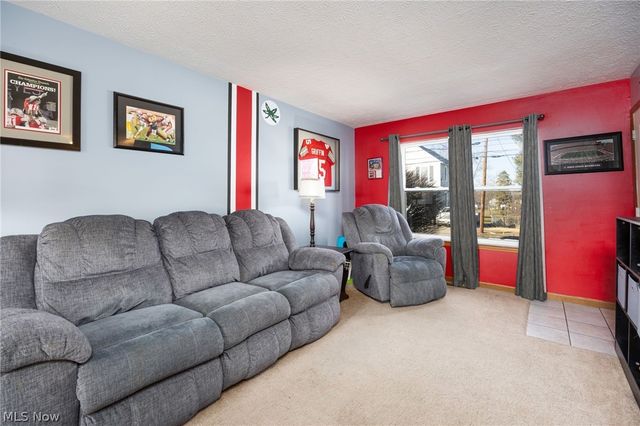 67 25th Street NW, Barberton, OH 44203