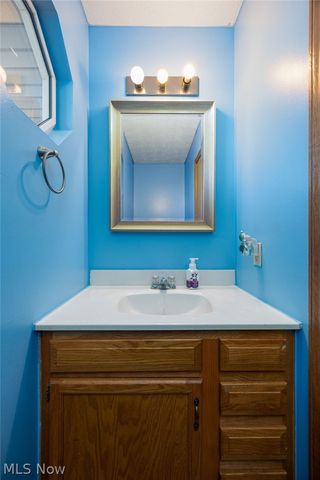 67 25th Street NW, Barberton, OH 44203