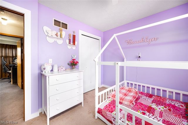 67 25th Street NW, Barberton, OH 44203