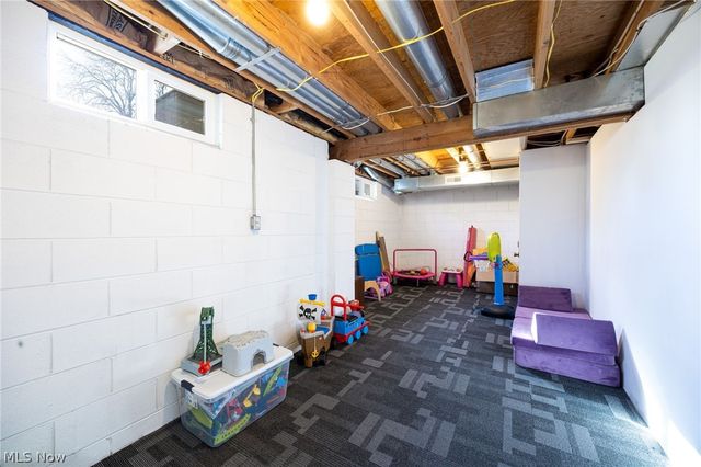 67 25th Street NW, Barberton, OH 44203