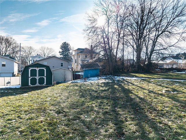 67 25th Street NW, Barberton, OH 44203