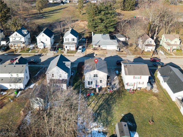 67 25th Street NW, Barberton, OH 44203