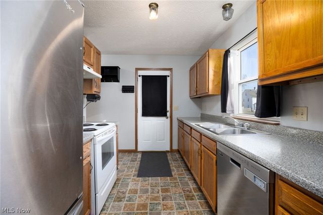 67 25th Street NW, Barberton, OH 44203