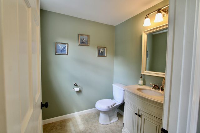 10 Stoneybrook Drive, Bridgewater, MA 02324