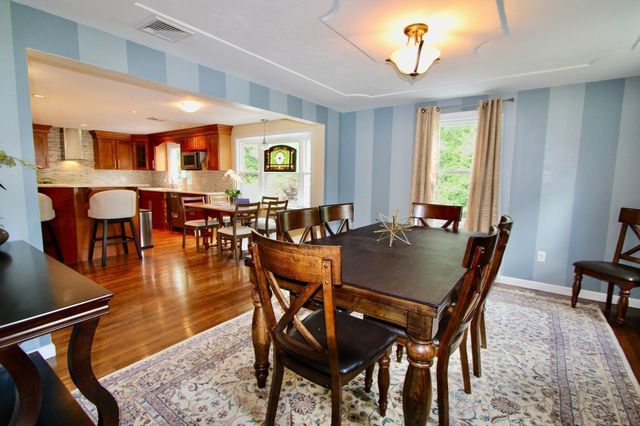10 Stoneybrook Drive, Bridgewater, MA 02324