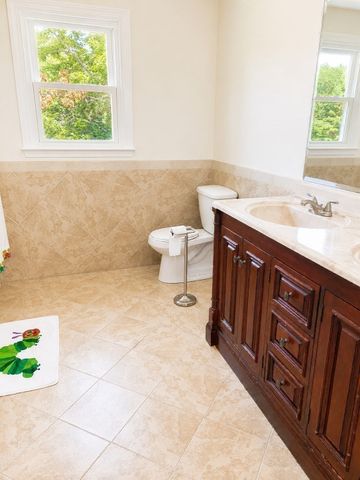 10 Stoneybrook Drive, Bridgewater, MA 02324