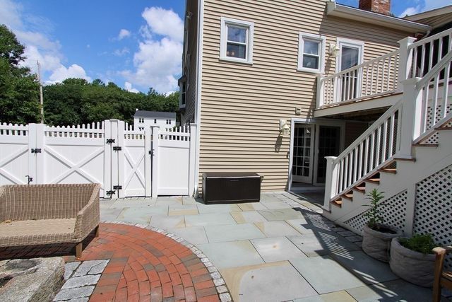 10 Stoneybrook Drive, Bridgewater, MA 02324