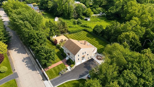10 Stoneybrook Drive, Bridgewater, MA 02324