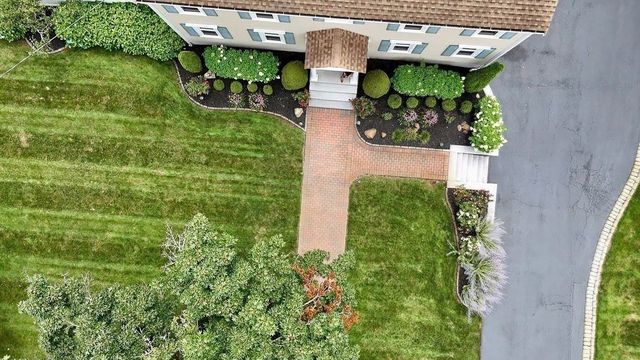 10 Stoneybrook Drive, Bridgewater, MA 02324