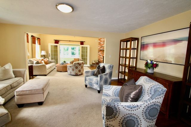 10 Stoneybrook Drive, Bridgewater, MA 02324