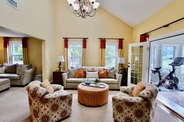 10 Stoneybrook Drive, Bridgewater, MA 02324