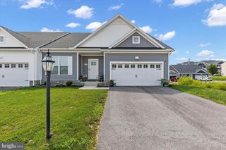 225 RIDGE VIEW LN, Hanover, PA 17331