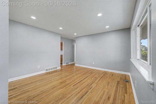 29192 James Street, Garden City, MI 48135