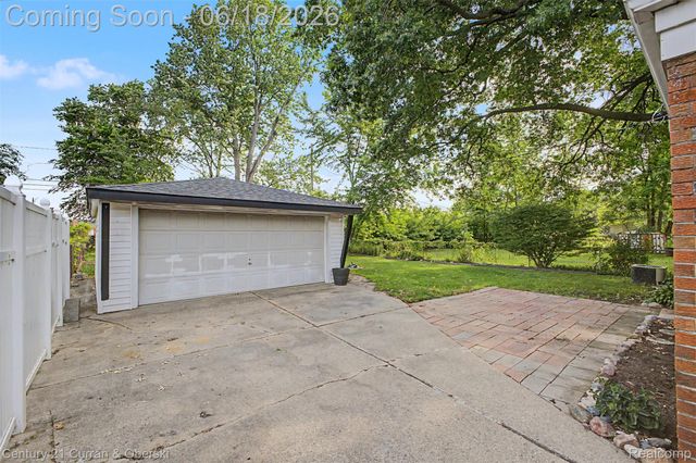 29192 James Street, Garden City, MI 48135