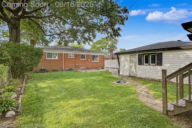 29192 James Street, Garden City, MI 48135