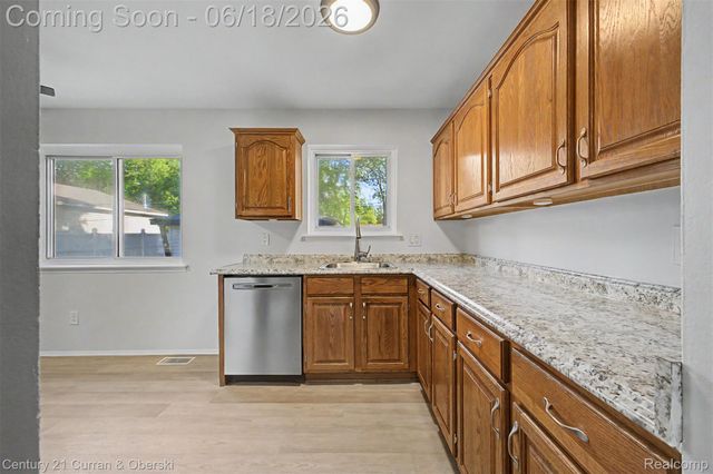 29192 James Street, Garden City, MI 48135