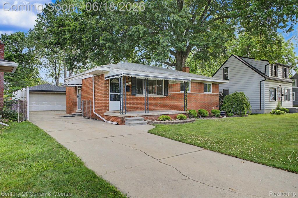 29192 James Street, Garden City, MI 48135