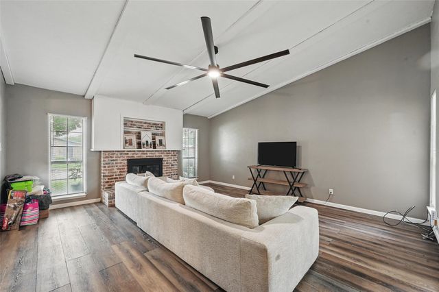 7015 Forestview Drive, Arlington, TX 76016