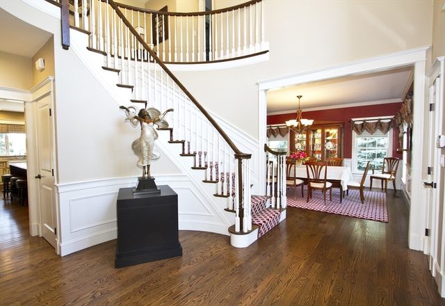 10 Woodbury Ln, Middleton, MA 01949