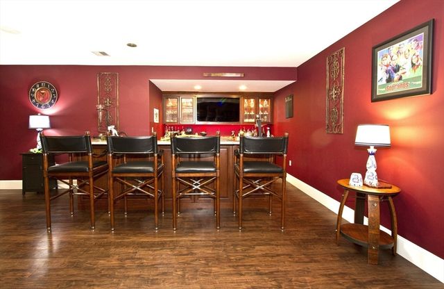 10 Woodbury Ln, Middleton, MA 01949