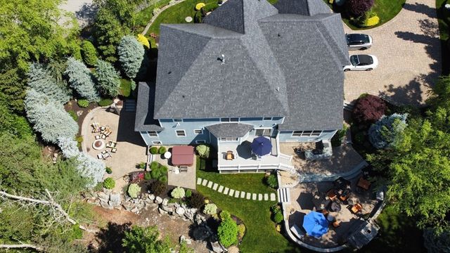10 Woodbury Ln, Middleton, MA 01949