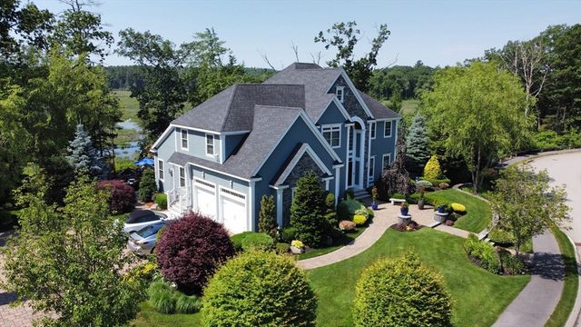 10 Woodbury Ln, Middleton, MA 01949