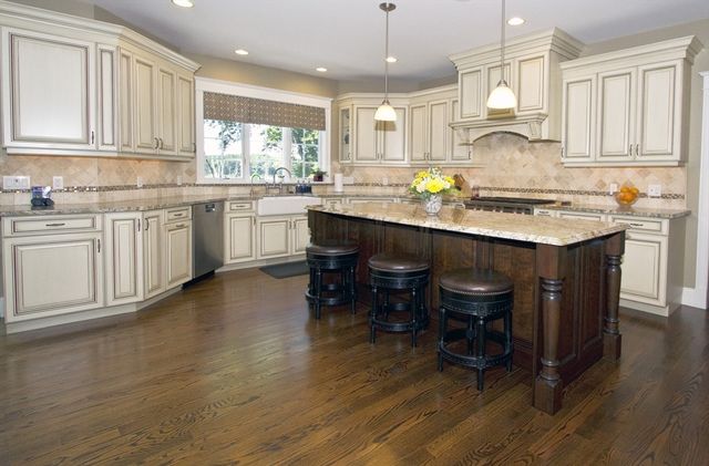10 Woodbury Ln, Middleton, MA 01949