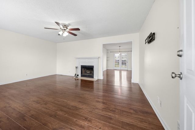 1361 Jenny Ln, Clarksville, TN 37042