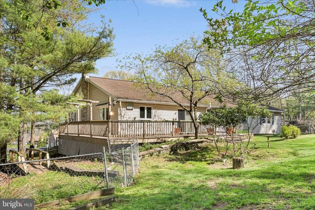 2377 STALLION DR, Auburn, PA 17922