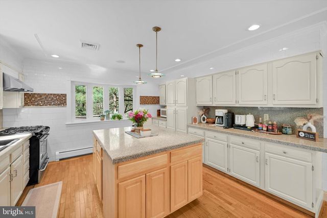 2377 STALLION DR, Auburn, PA 17922