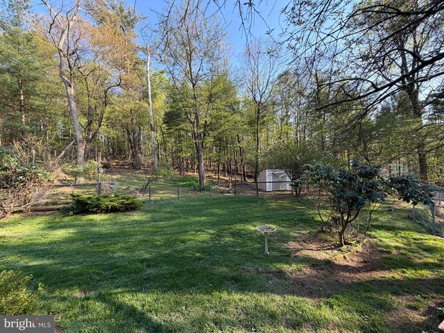 2377 STALLION DR, Auburn, PA 17922