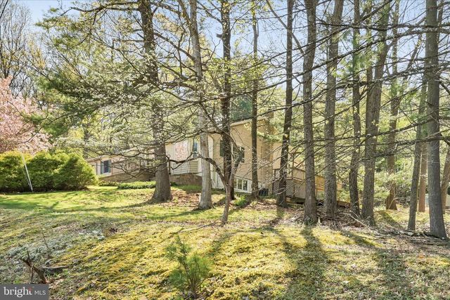 2377 STALLION DR, Auburn, PA 17922